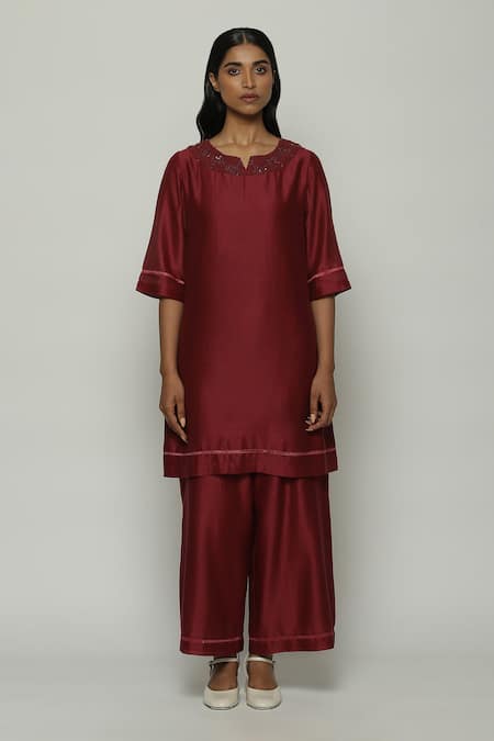 Abraham & Thakore Chanderi Embroidered Kurta 