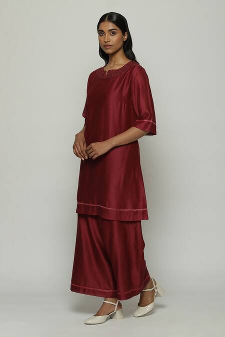 Abraham And Thakore_Wine Chanderi Embroidery Split V-neck Kurta_Online_at_Aza_Fashions