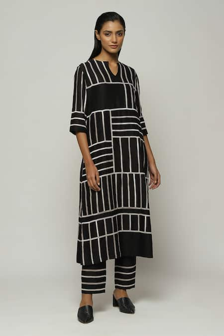 Abraham & Thakore Tonal Lace Trimmed Kurta 