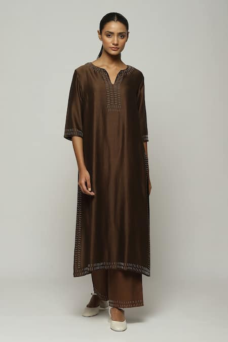 ABRAHAM AND THAKORE Brown Chanderi Embroidered Bead Notched Kurta 