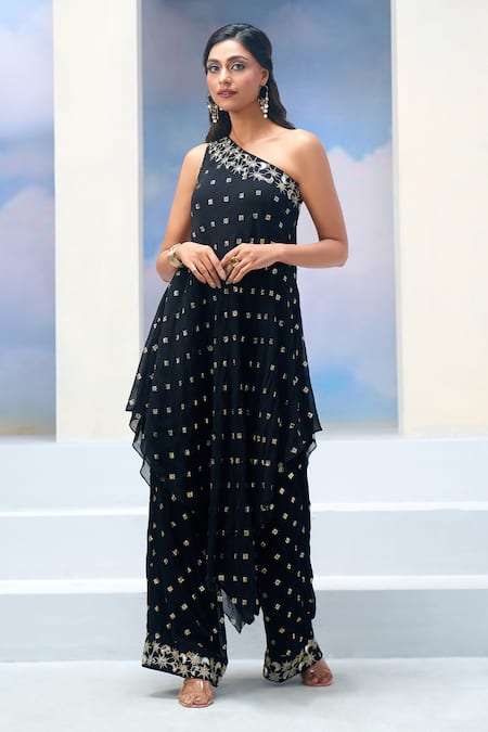 Buy_Silky Bindra X AZA_Black Georgette Sequins, Mirrors, Embroidery Asymmetric Nyx Tunic With Pant _Online_at_Aza_Fashions