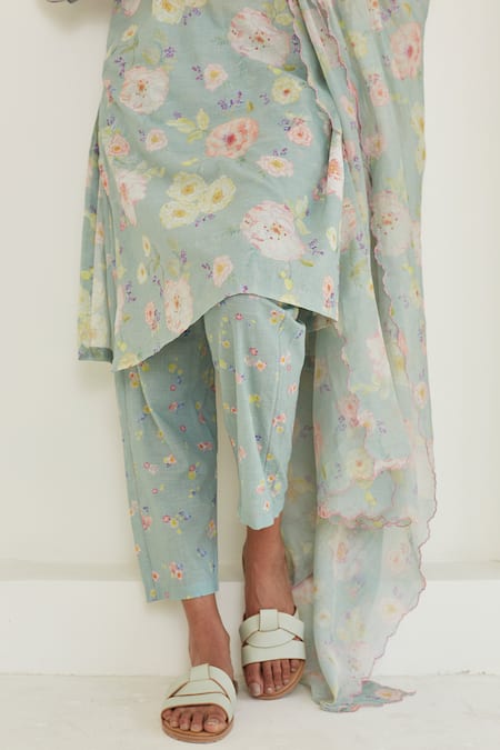 Surmaye Green Handloom Cotton Embroidery V-neck Bliss Printed Kurta And Pant Set at Aza Fashions Surmaye_Green Handloom Cotton Embroidery V-neck Bliss Printed Kurta And Pant Set _at_Aza_Fashions