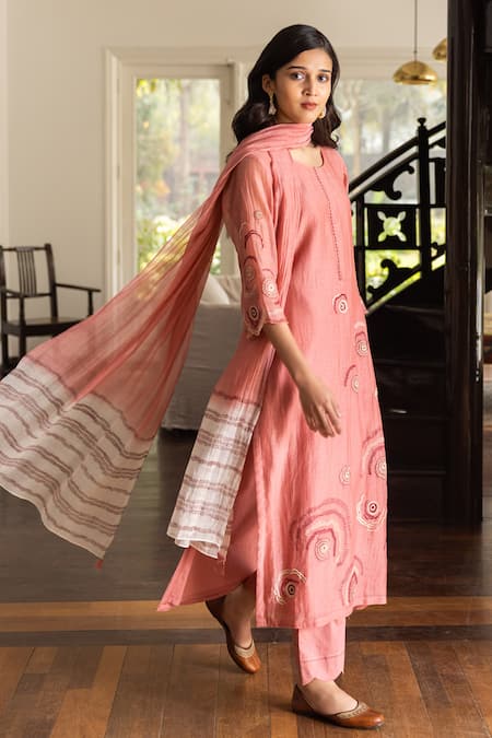 Vaayu Coral Muslin, Cotton Embroidery, Cut Work Round Neck Thread Kurta Set Online at Aza Fashions Vaayu_Coral Muslin, Cotton Embroidery, Cut Work Round Neck Thread Kurta Set _Online_at_Aza_Fashions