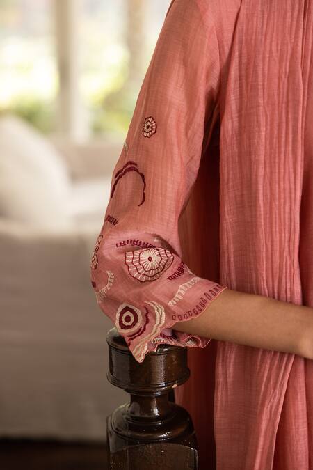 Buy Vaayu Coral Muslin, Cotton Embroidery, Cut Work Round Neck Thread Kurta Set Online at Aza Fashions Buy_Vaayu_Coral Muslin, Cotton Embroidery, Cut Work Round Neck Thread Kurta Set _Online_at_Aza_Fashions