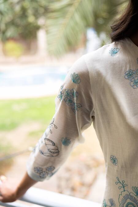 Shop_Vaayu_White Summer Bloom Thread Embroidered Kurta Set_Online_at_Aza_Fashions