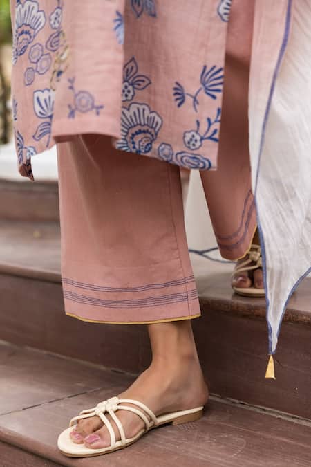 Buy Vaayu Pink Floral Print Kurta Pant Set Online at Aza Fashions Buy_Vaayu_Pink Floral Print Kurta Pant Set _Online_at_Aza_Fashions