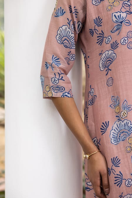 Vaayu Pink Floral Print Kurta Pant Set at Aza Fashions Vaayu_Pink Floral Print Kurta Pant Set _at_Aza_Fashions