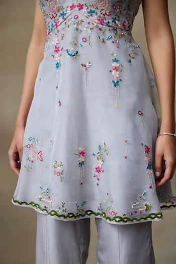 SHASHA GABA Grey Organza, Chanderi , Resham Strappy Kurta With Pant Online at Aza Fashions SHASHA GABA_Grey Organza, Chanderi , Resham Strappy Kurta With Pant _Online_at_Aza_Fashions