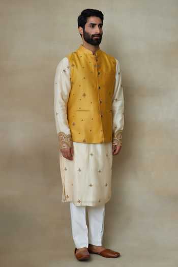 Buy SHASHA GABA Yellow Silk Embroidery Turmeric Bundi Online at Aza Fashions Buy_SHASHA GABA_Yellow Silk Embroidery Turmeric Bundi _Online_at_Aza_Fashions