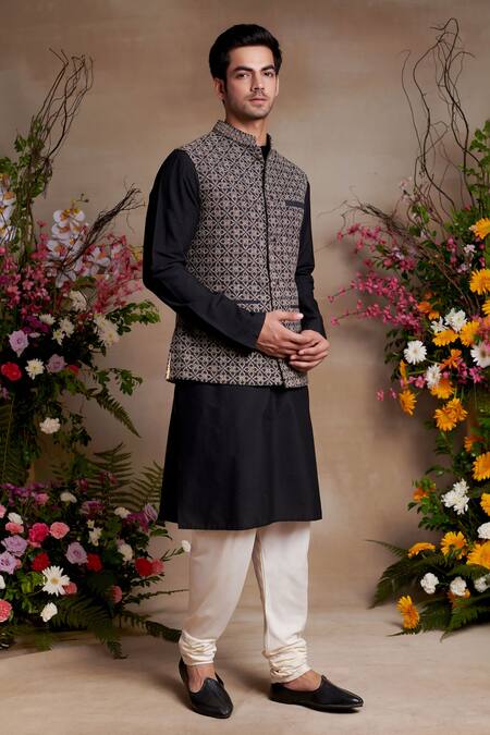 Buy SHASHA GABA Black Silk Embroidery Persian Phool Bundi Online at Aza Fashions Buy_SHASHA GABA_Black Silk Embroidery Persian Phool Bundi _Online_at_Aza_Fashions