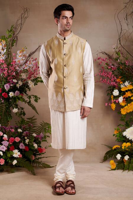 Buy_SHASHA GABA_Gold Silk Embroidery, Zari Bundi _Online_at_Aza_Fashions