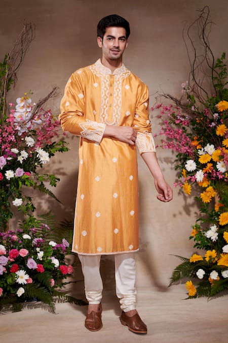 SHASHA GABA Floral Resham Thread Embroidered Kurta 