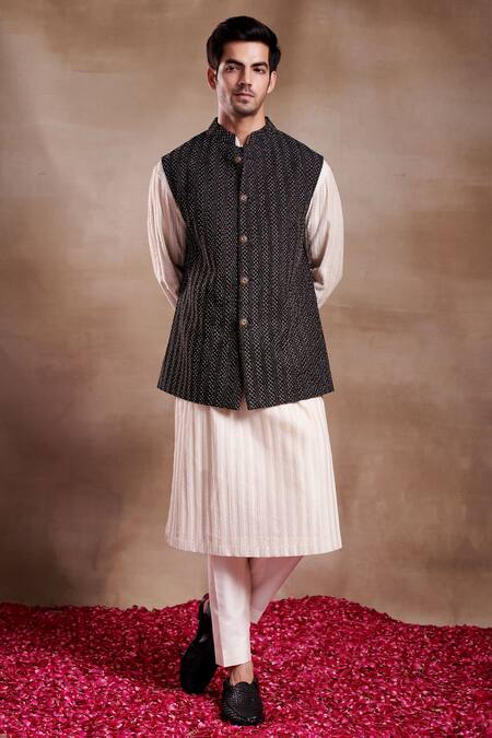 SHASHA GABA Black Silk Pearls, Zari Jaal Embellished Bundi And Kurta Set Online at Aza Fashions SHASHA GABA_Black Silk Pearls, Zari Jaal Embellished Bundi And Kurta Set _Online_at_Aza_Fashions