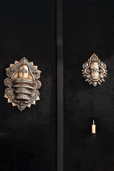 Cosa Nostraa Gold Shiva Linga Carved Brooch And Lapel Pin Set 