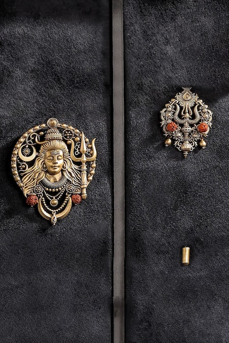 Cosa Nostraa Gold Mahadev Carved Brooch And Lapel Pin Set 