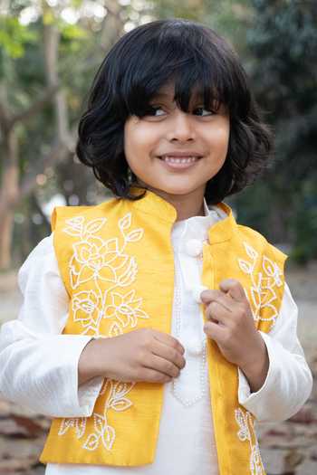 Byb Premium_Yellow Silk Pearls, Embroidery Floral Bundi Kurta Set _Online_at_Aza_Fashions