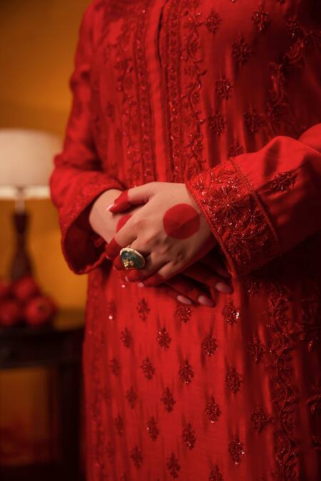 Shop Midushi Bajoria Red Silk, Organza, Cotton, Chanderi Cut Work, Cutdana Embroidered Kurta Pant Set Online at Aza Fashions Shop_Midushi Bajoria_Red Silk, Organza, Cotton, Chanderi Cut Work, Cutdana Embroidered Kurta Pant Set _Online_at_Aza_Fashions