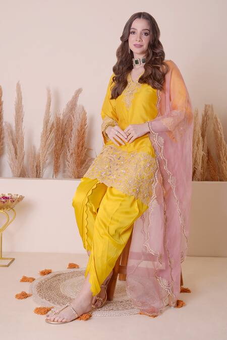 Surabhi Arya_Yellow Modal, Silk, Organza Sequins, Zari, Floral Kurta Dhoti Pant Set _at_Aza_Fashions