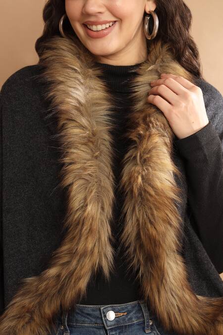 Shop Modarta Black Wool Fur Border Shawl Online at Aza Fashions Shop_Modarta_Black Wool Fur Border Shawl _Online_at_Aza_Fashions