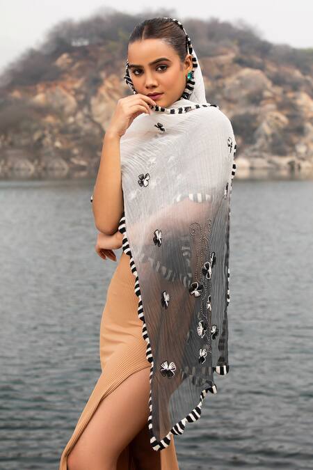 Shop Modarta Black Floral Embroidered Stole Online at Aza Fashions Shop_Modarta_Black Floral Embroidered Stole _Online_at_Aza_Fashions