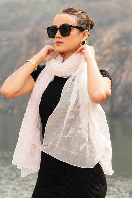 Modarta Pink Floral Hand Embroidered Stole at Aza Fashions Modarta_Pink Floral Hand Embroidered Stole _at_Aza_Fashions