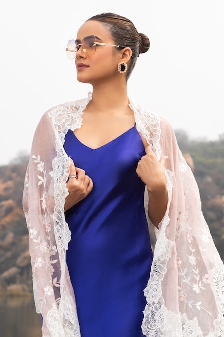 Modarta Pink Floral Embroidered Cotton Stole Online at Aza Fashions Modarta_Pink Floral Embroidered Cotton Stole _Online_at_Aza_Fashions