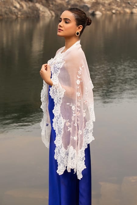 Shop Modarta Pink Floral Embroidered Cotton Stole Online at Aza Fashions Shop_Modarta_Pink Floral Embroidered Cotton Stole _Online_at_Aza_Fashions