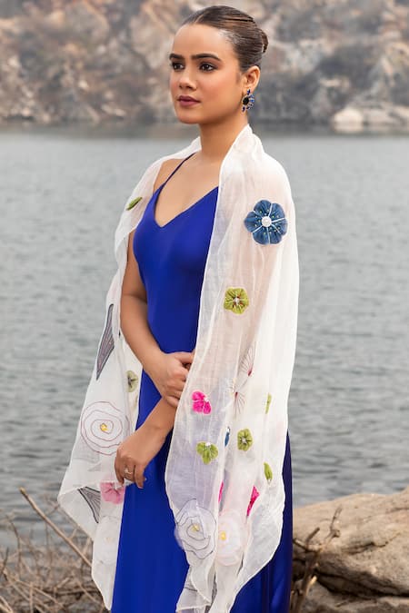 Buy_Modarta_White Floral Blossom Embroidered Stole _Online_at_Aza_Fashions