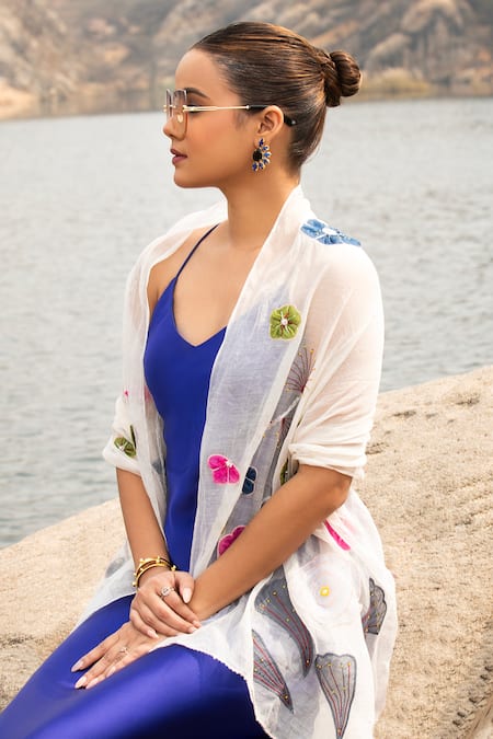 Modarta_White Floral Blossom Embroidered Stole _at_Aza_Fashions