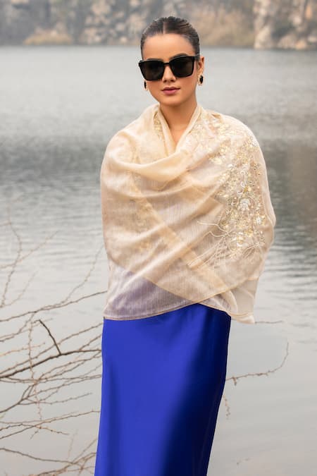 Shop Modarta Beige Resham Floral Embroidered Stole at Aza Fashions Shop_Modarta_Beige Resham Floral Embroidered Stole _at_Aza_Fashions