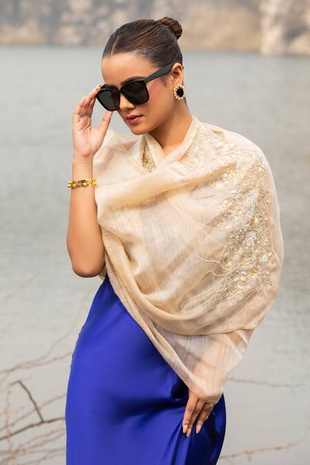 Shop Modarta Beige Resham Floral Embroidered Stole Online at Aza Fashions Shop_Modarta_Beige Resham Floral Embroidered Stole _Online_at_Aza_Fashions