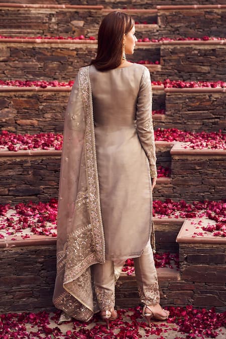 Lashkaraa Zari Floral Jaal Embroidered Kurta Pant Set 