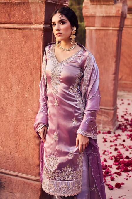 Lashkaraa Purple Organza, Net Sequins, Zari V-neck Floral Thread Embroidered Kurta Set Online at Aza Fashions Lashkaraa_Purple Organza, Net Sequins, Zari V-neck Floral Thread Embroidered Kurta Set_Online_at_Aza_Fashions