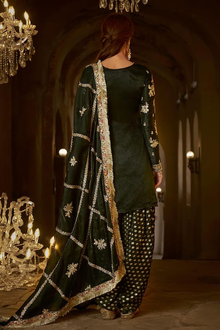 Lashkaraa Green Silk, Satin, Brocade Zari, Sequins, Embroidery Floral Jaali Kurta Set Online at Aza Fashions Lashkaraa_Green Silk, Satin, Brocade Zari, Sequins, Embroidery Floral Jaali Kurta Set _Online_at_Aza_Fashions