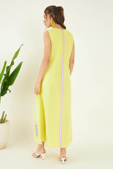 Shop Bohobi Yellow Linen Embroidery V-neck Sundowner Patchwork Dress at Aza Fashions Shop_Bohobi_Yellow Linen Embroidery V-neck Sundowner Patchwork Dress _at_Aza_Fashions