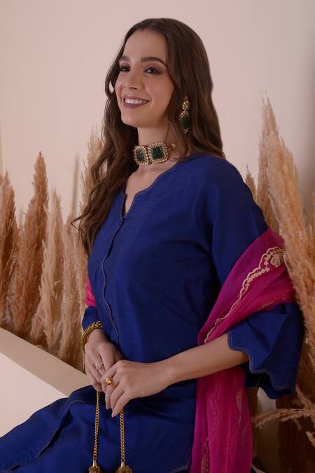 Surabhi Arya_Blue Bamboo, Organza Zari, Embroidery V-neck Scallop Cutwork Kurta Pant Set _at_Aza_Fashions