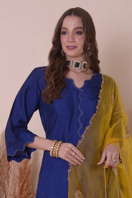 Buy_Surabhi Arya_Blue Bamboo, Organza Embroidery, Zari V-neck Geometric Cutwork Kurta Pant Set _Online_at_Aza_Fashions