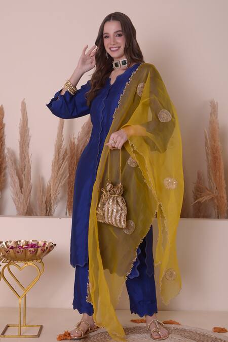 Surabhi Arya_Blue Bamboo, Organza Embroidery, Zari V-neck Geometric Cutwork Kurta Pant Set _at_Aza_Fashions