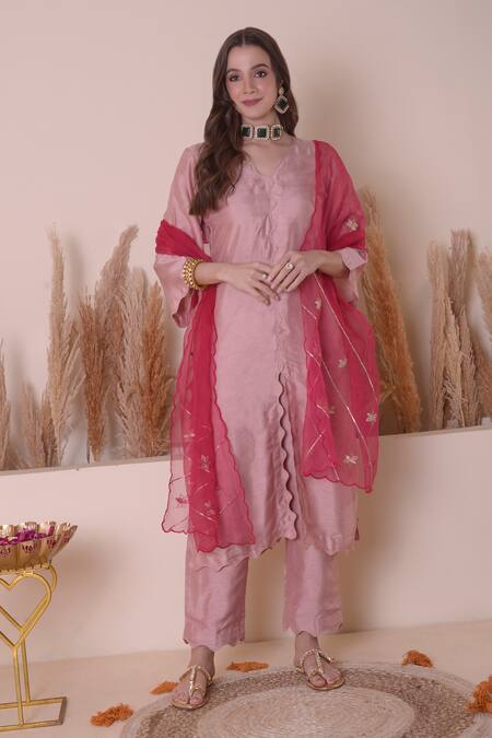 Surabhi Arya_Pink Bamboo, Organza Embroidery, Zari Scallop Cutwork Straight Kurta Pant Set _Online_at_Aza_Fashions