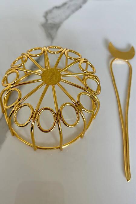 Buy_Anana_Gold Plated Banjara Cutwork Embellished Bun With Pin _Online_at_Aza_Fashions