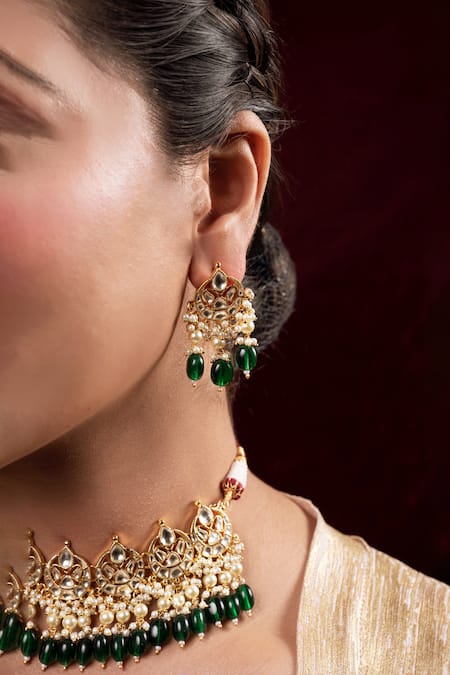 Anana Priya Kundan Embellished Choker Set 