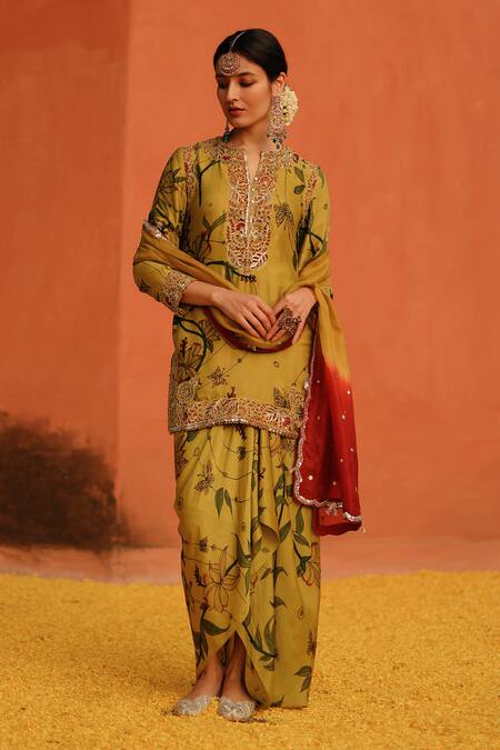 Archana Jaju Yellow Satin, Silk Embroidery, Sequins, Kalamkari Handpainted Kurta Skirt Set Online at Aza Fashions Archana Jaju_Yellow Satin, Silk Embroidery, Sequins, Kalamkari Handpainted Kurta Skirt Set_Online_at_Aza_Fashions