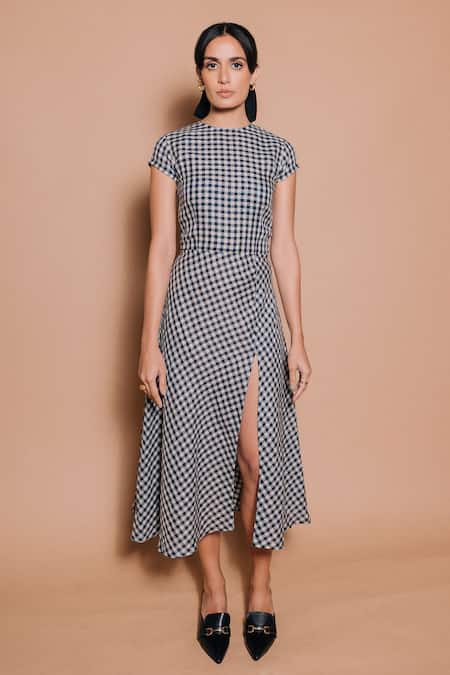 Ojasmé By Sanjana Thapa Black Linen Round Neck Roma Checkered Pattern Slit Dress Online at Aza Fashions Ojasmé By Sanjana Thapa_Black Linen Round Neck Roma Checkered Pattern Slit Dress _Online_at_Aza_Fashions
