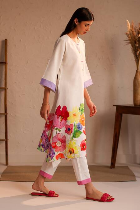 Roza_Ivory Linen Water Color Florals Round Florence Pattern Kurta  _Online_at_Aza_Fashions