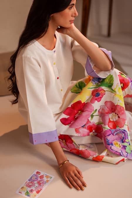 Roza_Ivory Linen Water Color Florals Round Florence Pattern Kurta  _at_Aza_Fashions