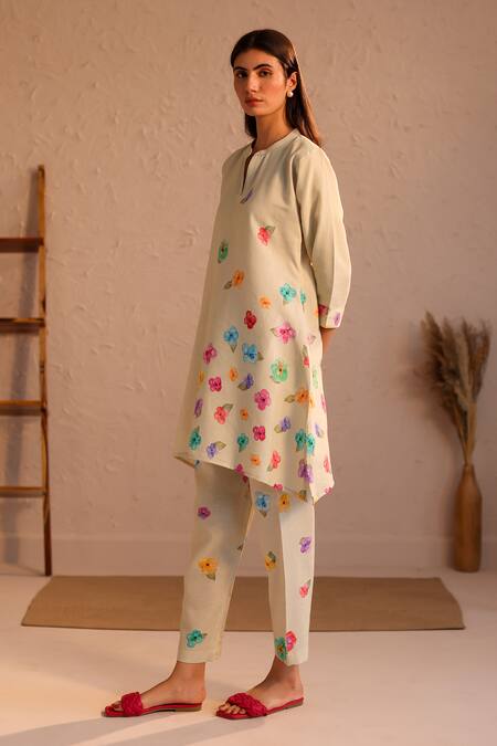 Roza_Green Linen Water Color Pancies Floral Limoncello Flower Tunic  _Online_at_Aza_Fashions