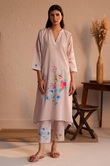 Roza_Pink Linen Embroidery Split V-neck Floral Print Kurta Set _Online_at_Aza_Fashions