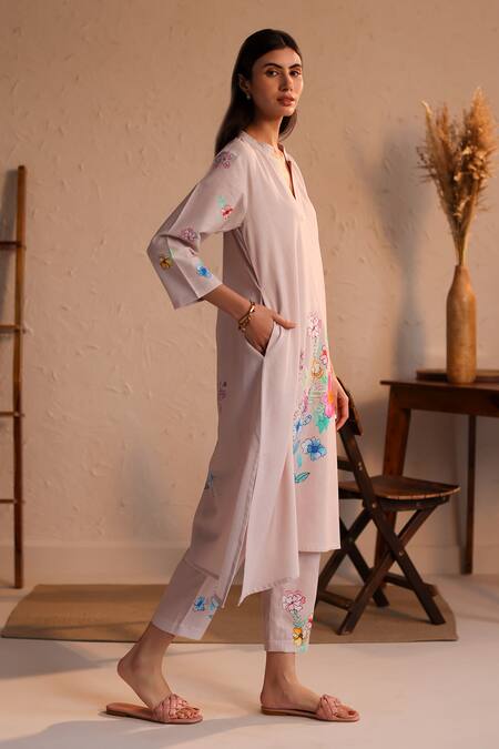 Buy_Roza_Pink Linen Embroidery Split V-neck Floral Print Kurta Set _Online_at_Aza_Fashions