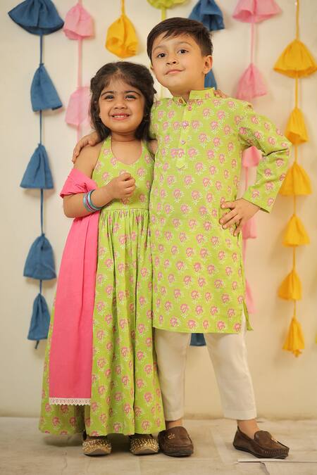 Buy_Tiny Colour_Green Cotton, Linen Halter Neck Floral Print Anarkali With Dupatta _Online_at_Aza_Fashions