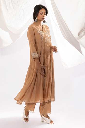 Pants And Pajamas_Beige Chanderi, Cotton, Silk Embroidery V-neck Chikankari Hand Kurta And Pant Set _Online_at_Aza_Fashions
